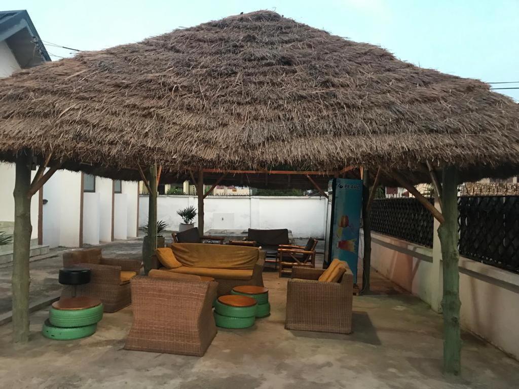 Nana'S Holiday Let Adenta Exterior foto