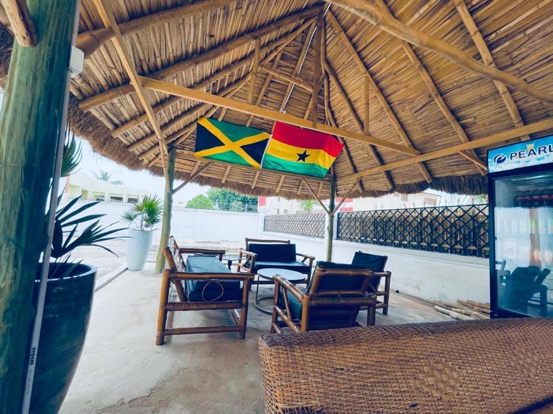 Nana'S Holiday Let Adenta Exterior foto